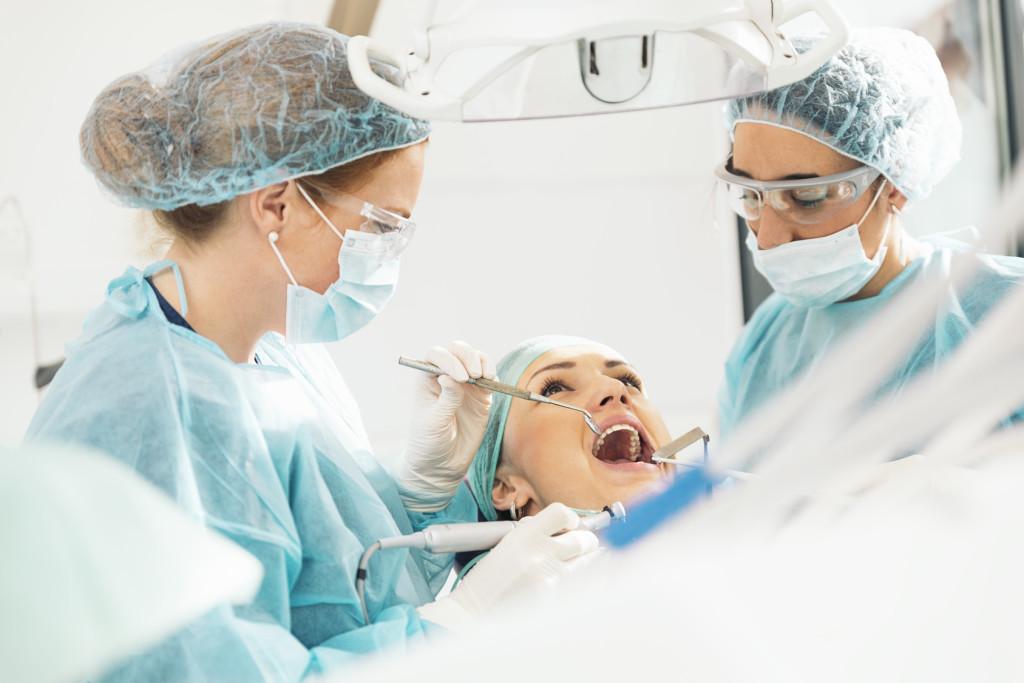 Chirurgia stomatologiczna Stalowa Wola - chirurg stomatolog
